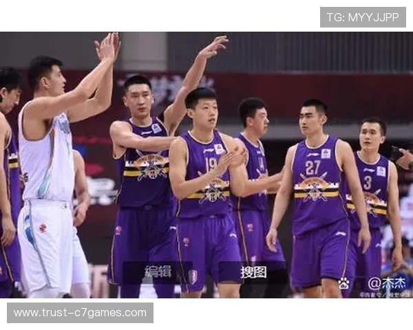 CBA联赛季后赛激战正酣球队全力冲击总冠军荣耀