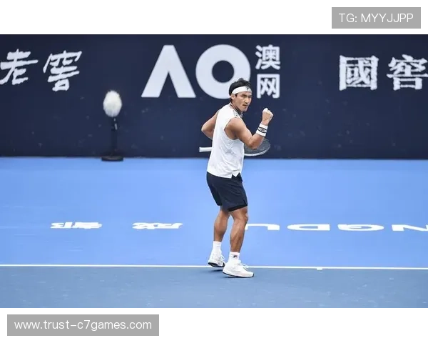 网球巨星再次迎战赛场，力争新纪录创历史，球迷热议未来赛事发展趋势